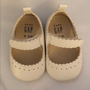 NWOT GAP baby mary janes
